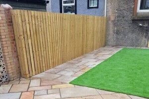 garden-with-a-timber-fence